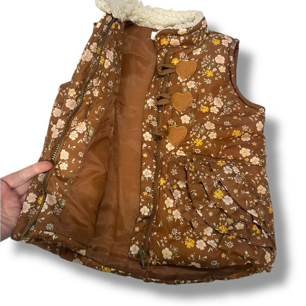 Kids Puffer Vest - Picture 9 of 13